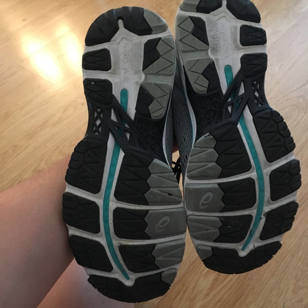ASICS Running Shoe - Picture 6 of 8